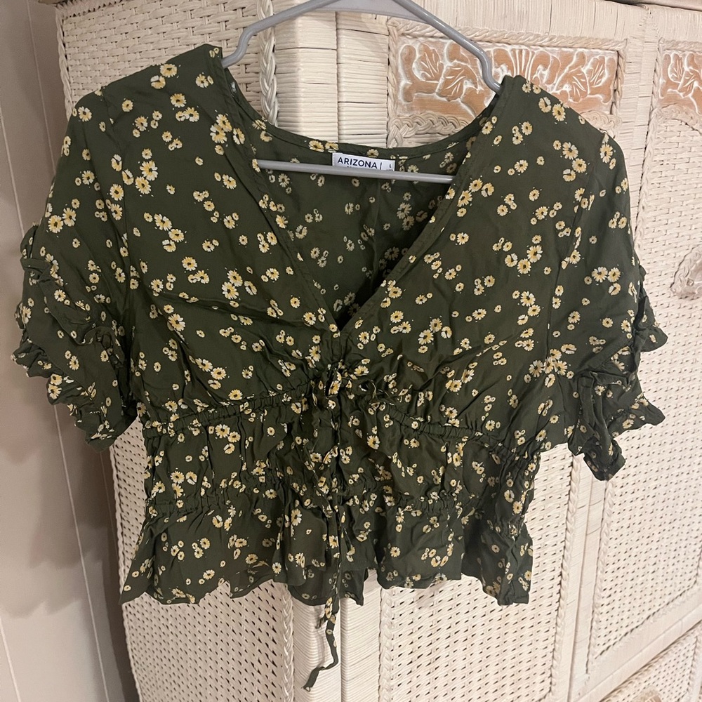 Arizona Jean Company Green Puff Sleeve Crop Blouse
